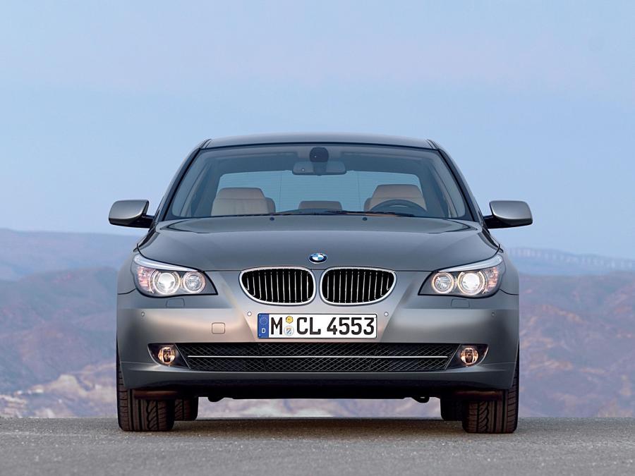  BMW 530i Sedan 2007 года  (фото 13 из 16)